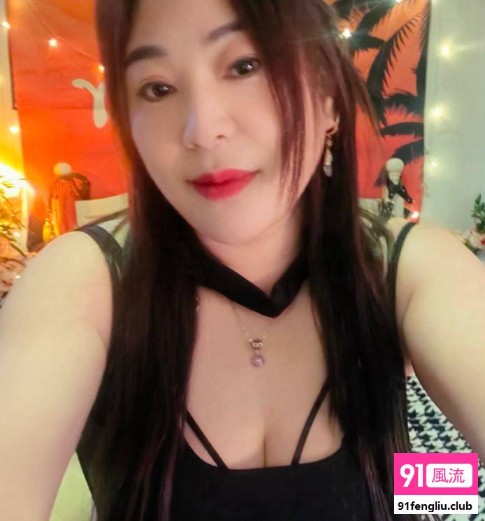 大悦城风骚熟女